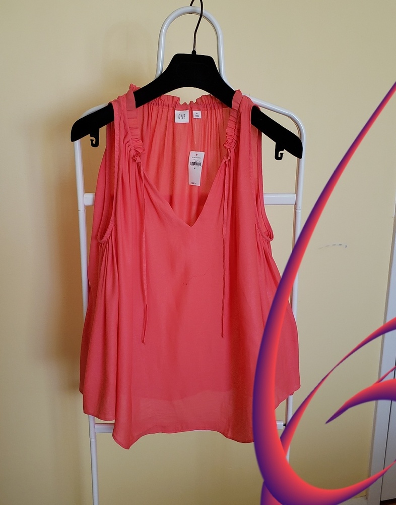 new Gap  gorgeous blouse